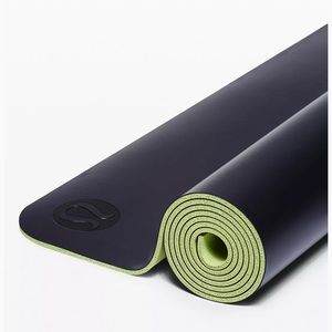 NWT Lululemon yoga mat 5mm
